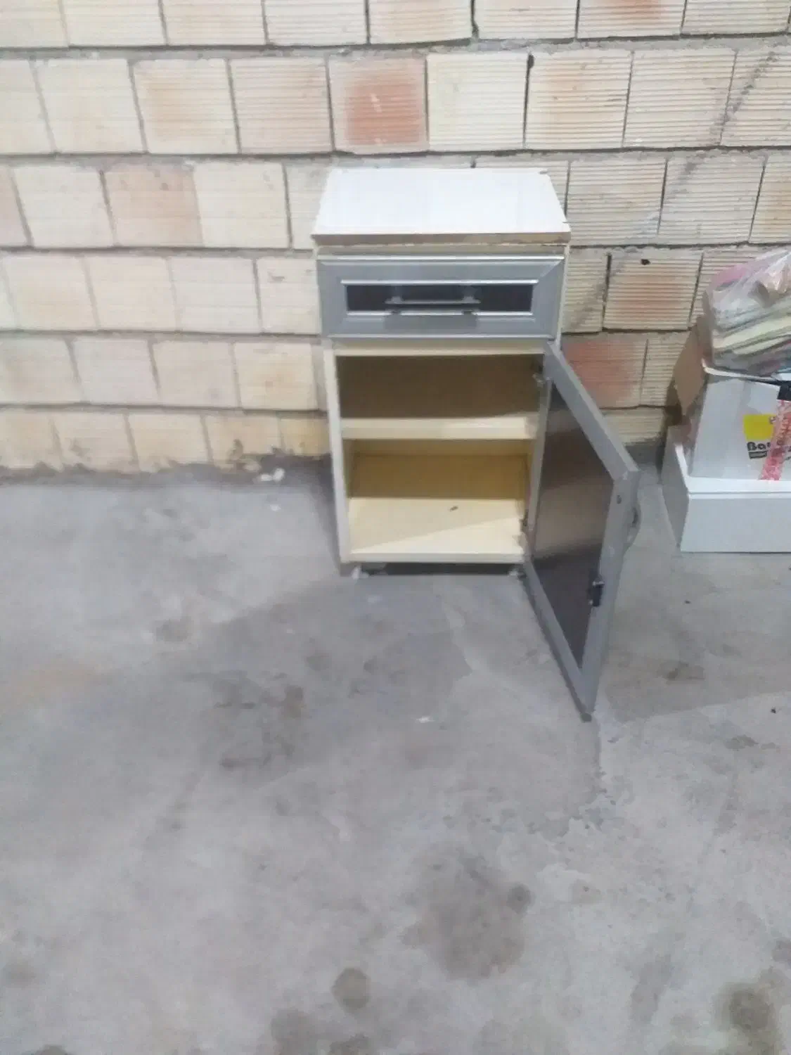 کمددراور|جاکفشی، کمد، دراور|تبریز, |دیوار