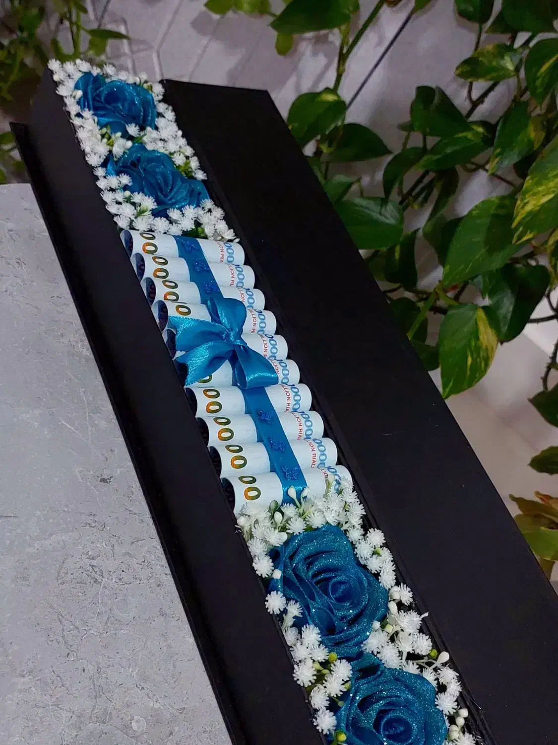 دسته گل پول آرایی باکس گل|گل مصنوعی|همدان, |دیوار