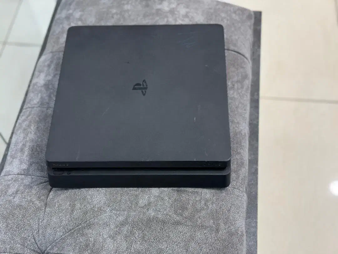 کنسول بازی ps4  دو دسته فول بازی بدون پیش پرداخت|کنسول، بازی ویدئویی و آنلاین|اصفهان, مفتح|دیوار