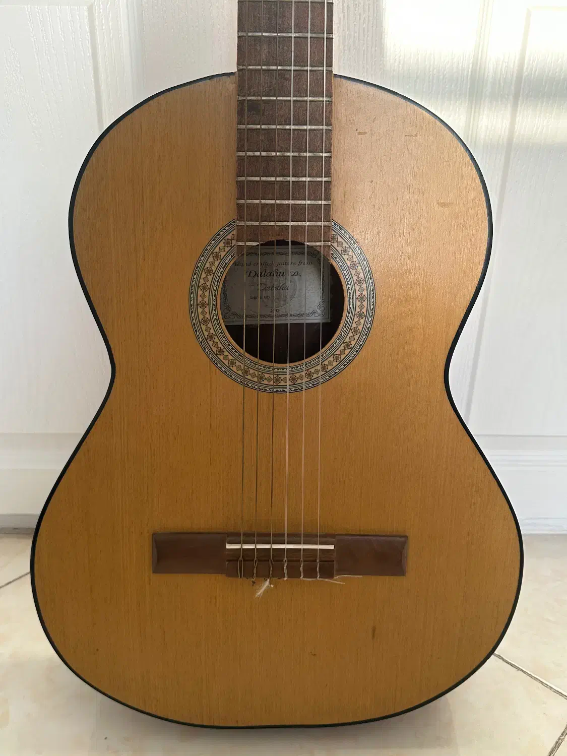 گیتار کلاسیک سالم|گیتار، بیس، امپلیفایر|تهران, هفت چنار|دیوار