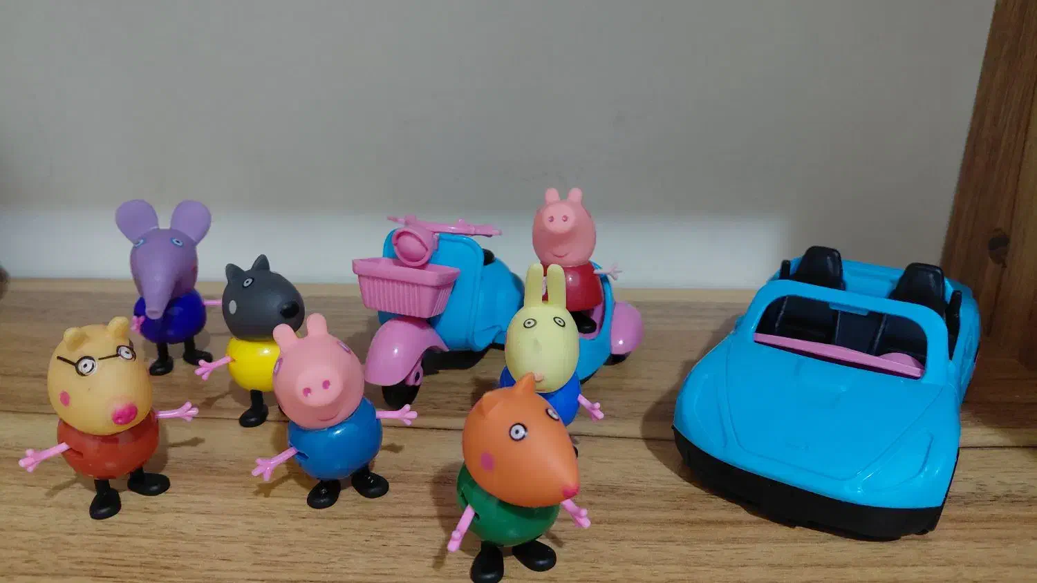 اسباب بازی|اسباب‌بازی بچه|گرمدره, |دیوار