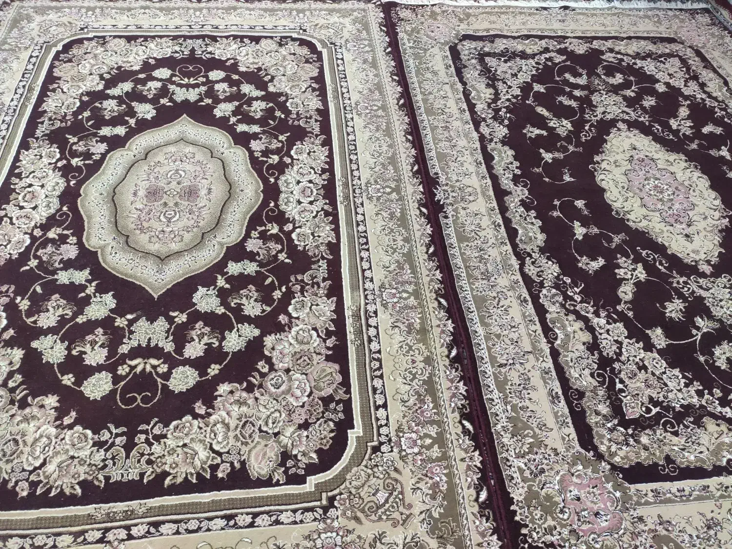 دو  فرش شش متری زرشکی|فرش|مرند, |دیوار