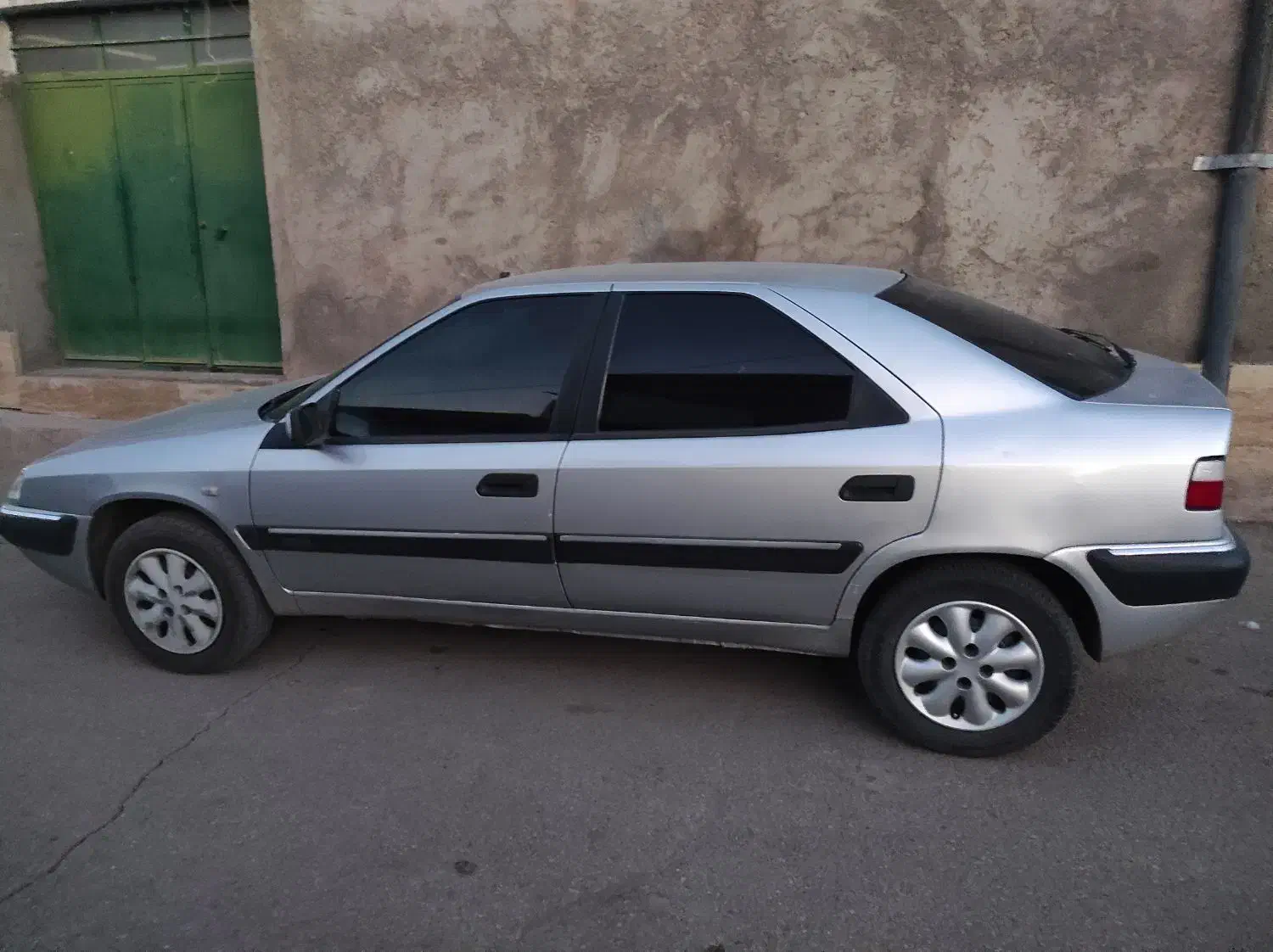 فروش فوری زانتیا فابریک مدل ۸۴ تمیز|خودرو سواری و وانت|سیرجان, |دیوار