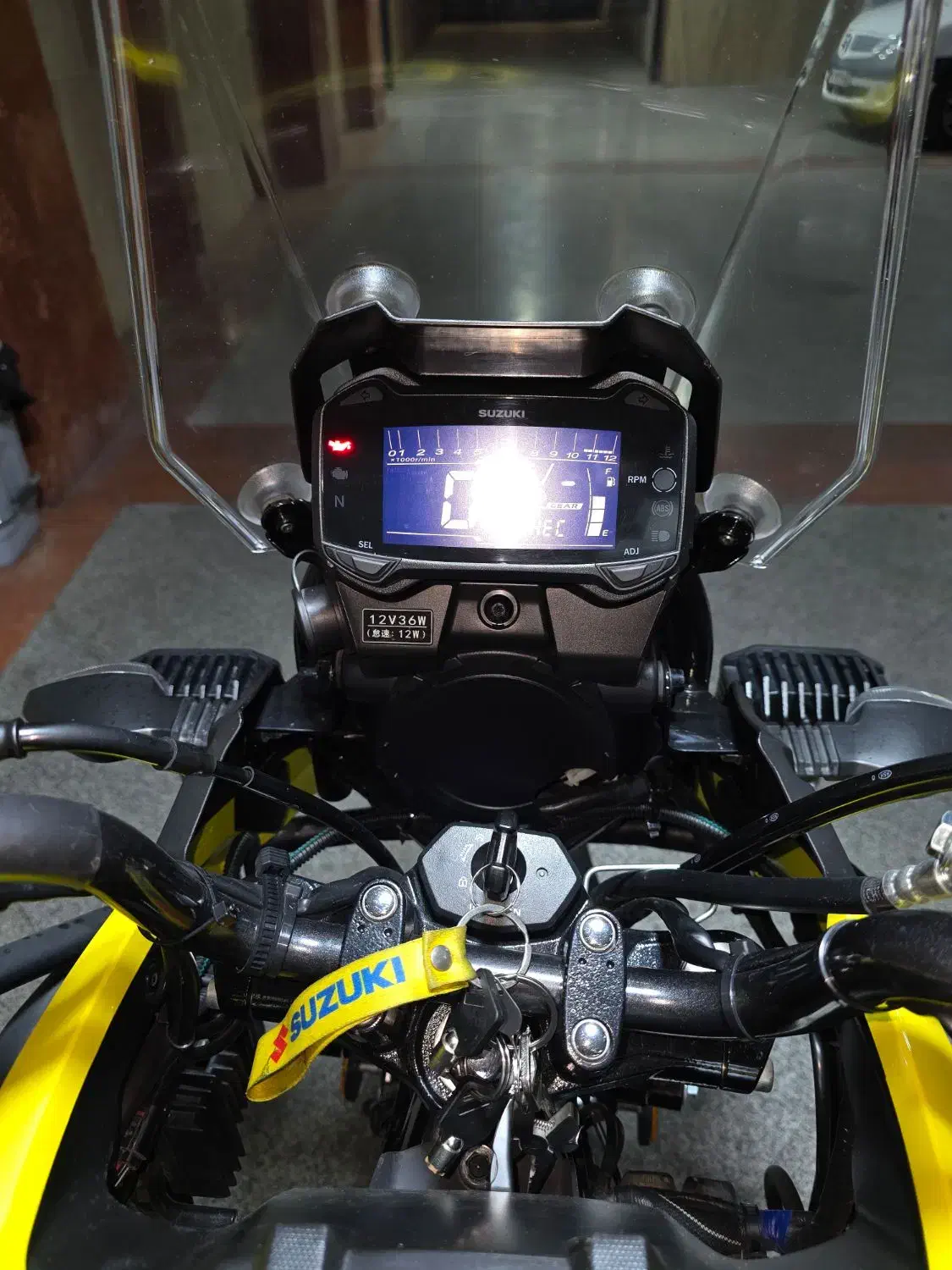 سوزوکی وی استروم ۲۵۰ v-strom|موتورسیکلت|تهران, میدان ولیعصر|دیوار
