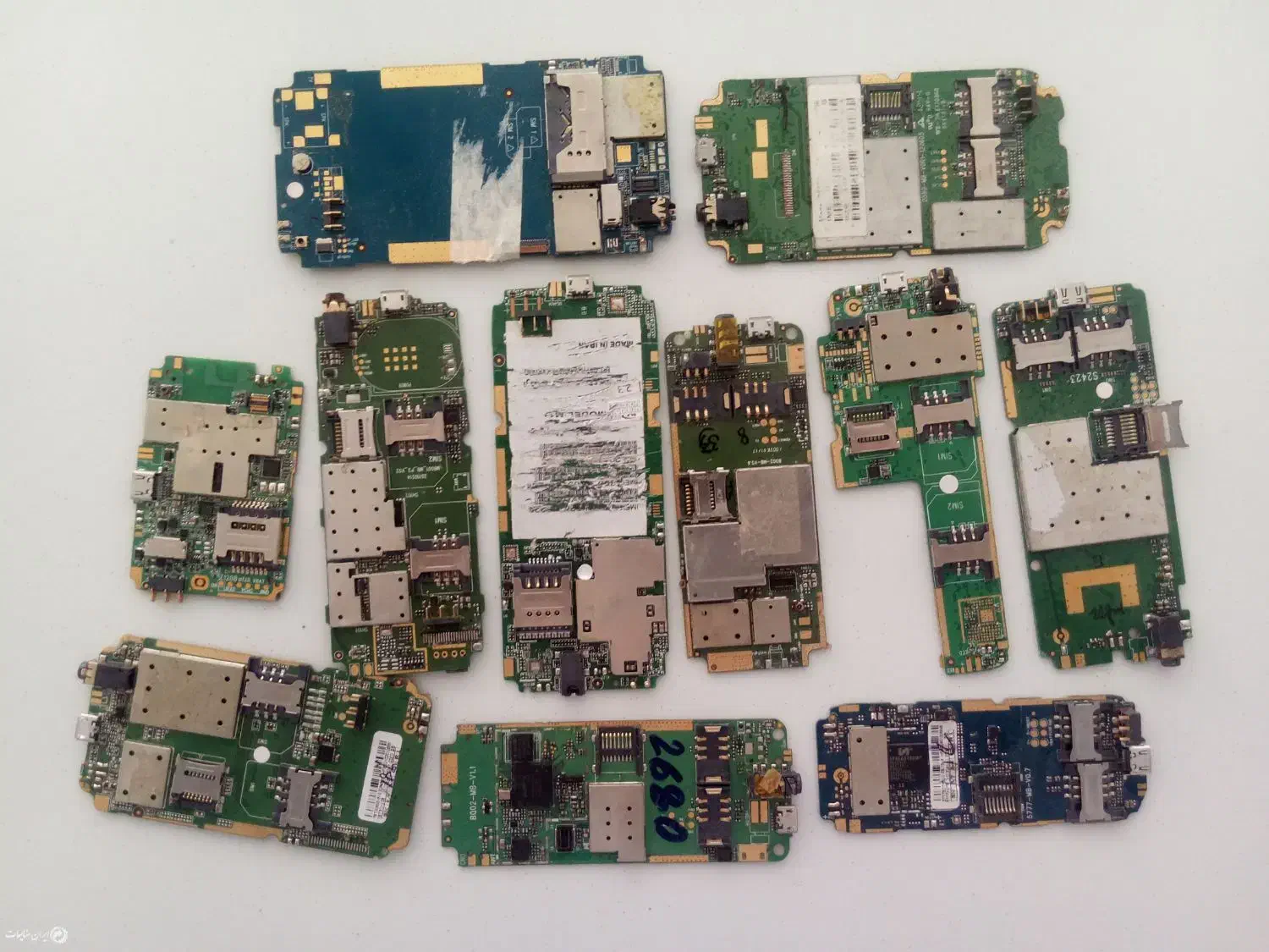 معامله برد موبایل کامپیوتر سوخته خراب بر می دا رم|قطعات و لوازم جانبی رایانه|خرم‌آباد, |دیوار