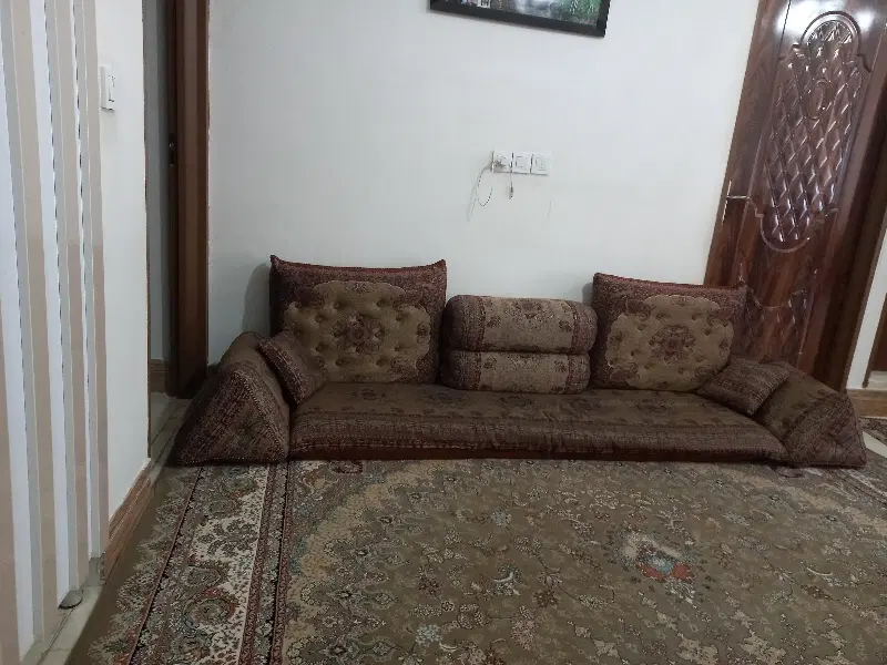 شاه نشین|پشتی|مشکیندشت, |دیوار