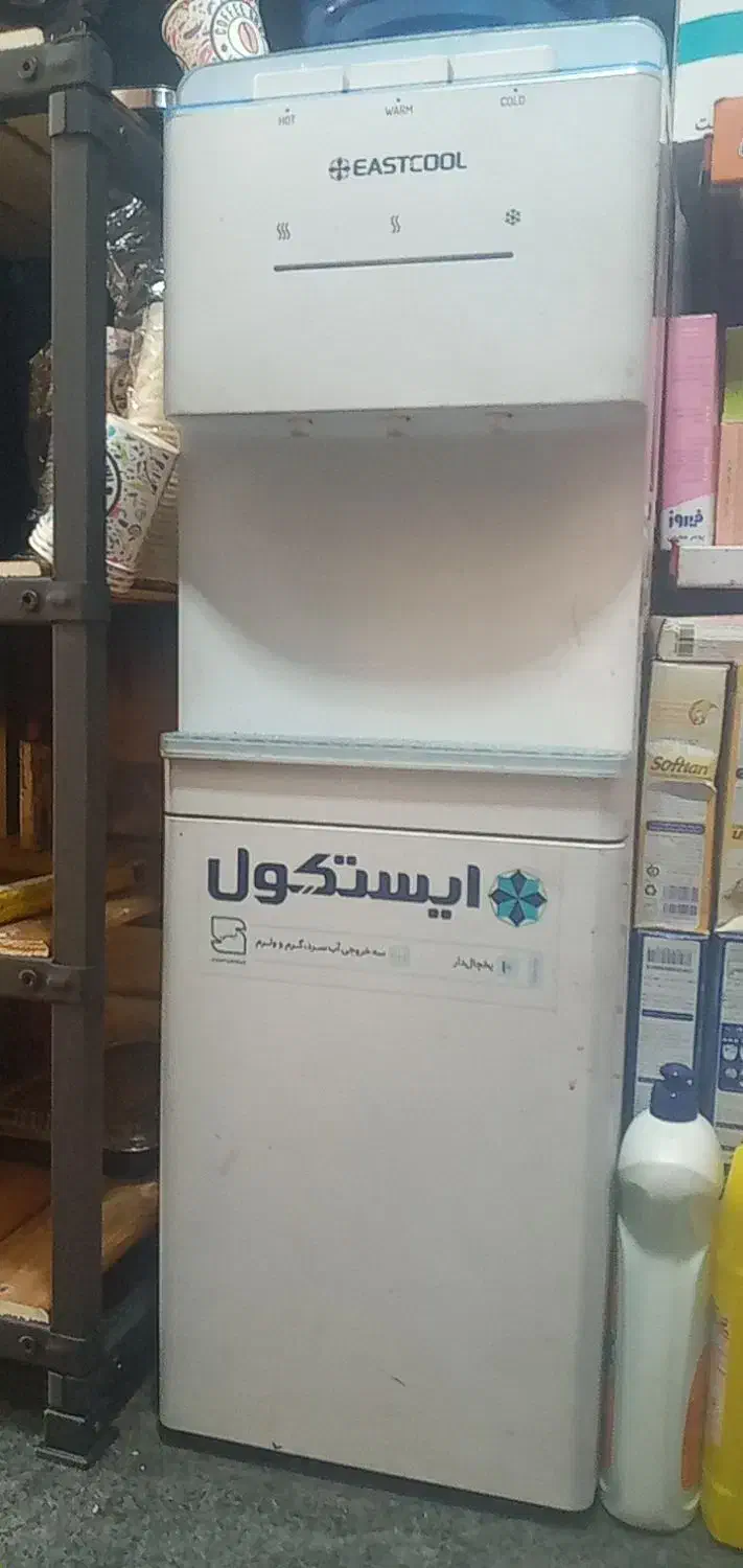 آب سردکننده مارک ایستکول یخچال دار|آب‌سردکن و تصفیه آب|قم, عمار یاسر|دیوار