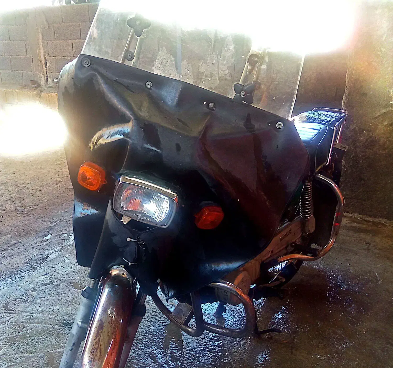 موتور 125|موتورسیکلت|زیرآب, |دیوار