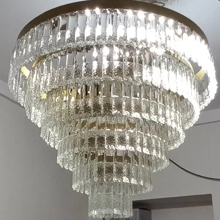 لوستر سقفی کریستالی ۱۲شاخه|لوستر و چراغ آویز|شیراز, شهرک مفتح|دیوار