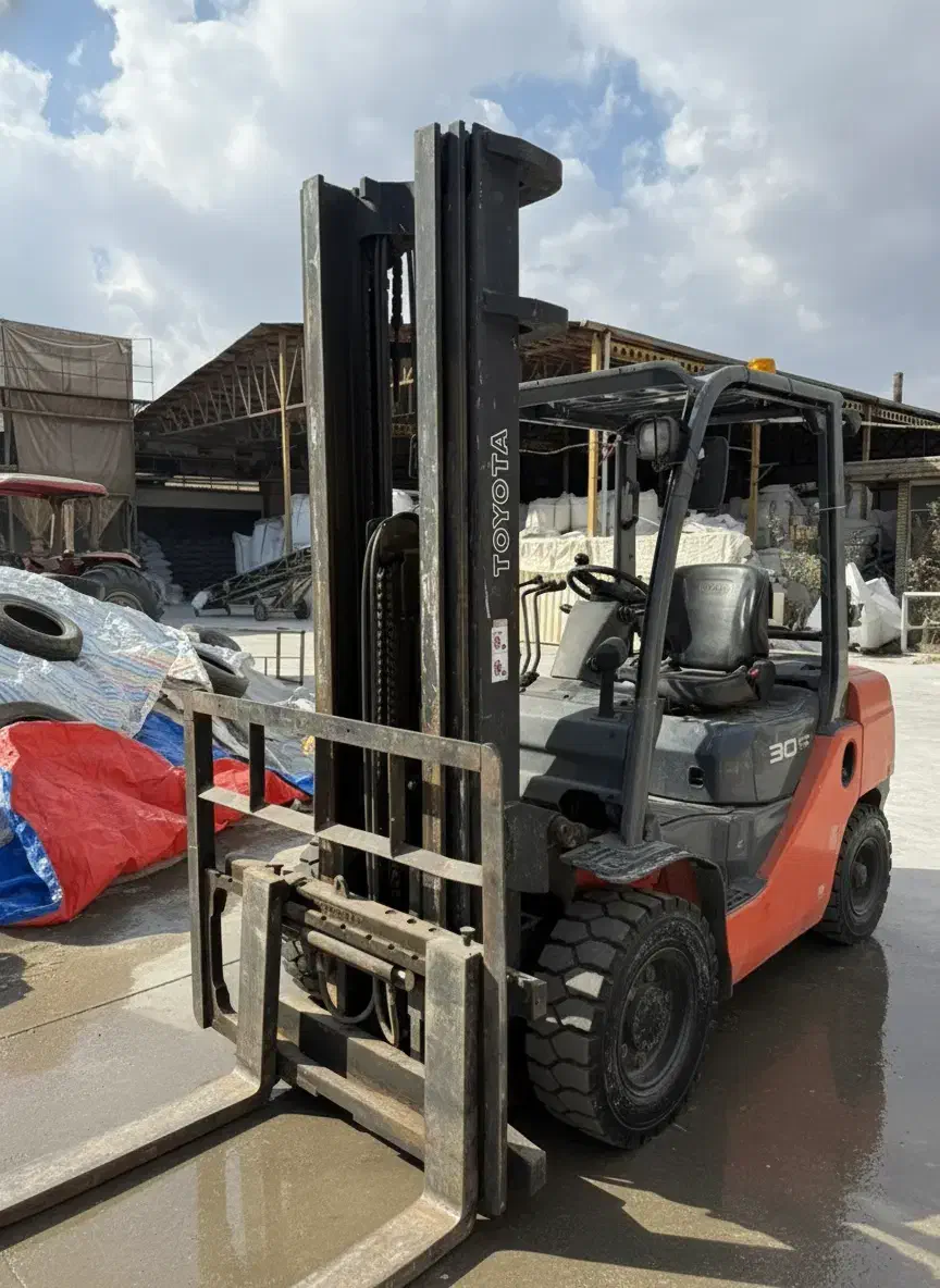 لیفتراک سه تن تویوتا دوگانه سوز|ماشینآلات صنعتی|قزوین, |دیوار