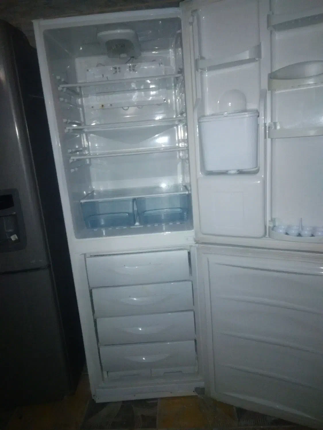 یخچال فریزر سفید|یخچال و فریزر|سبزوار, شرق کال جنوبی (شمس آبادی)|دیوار