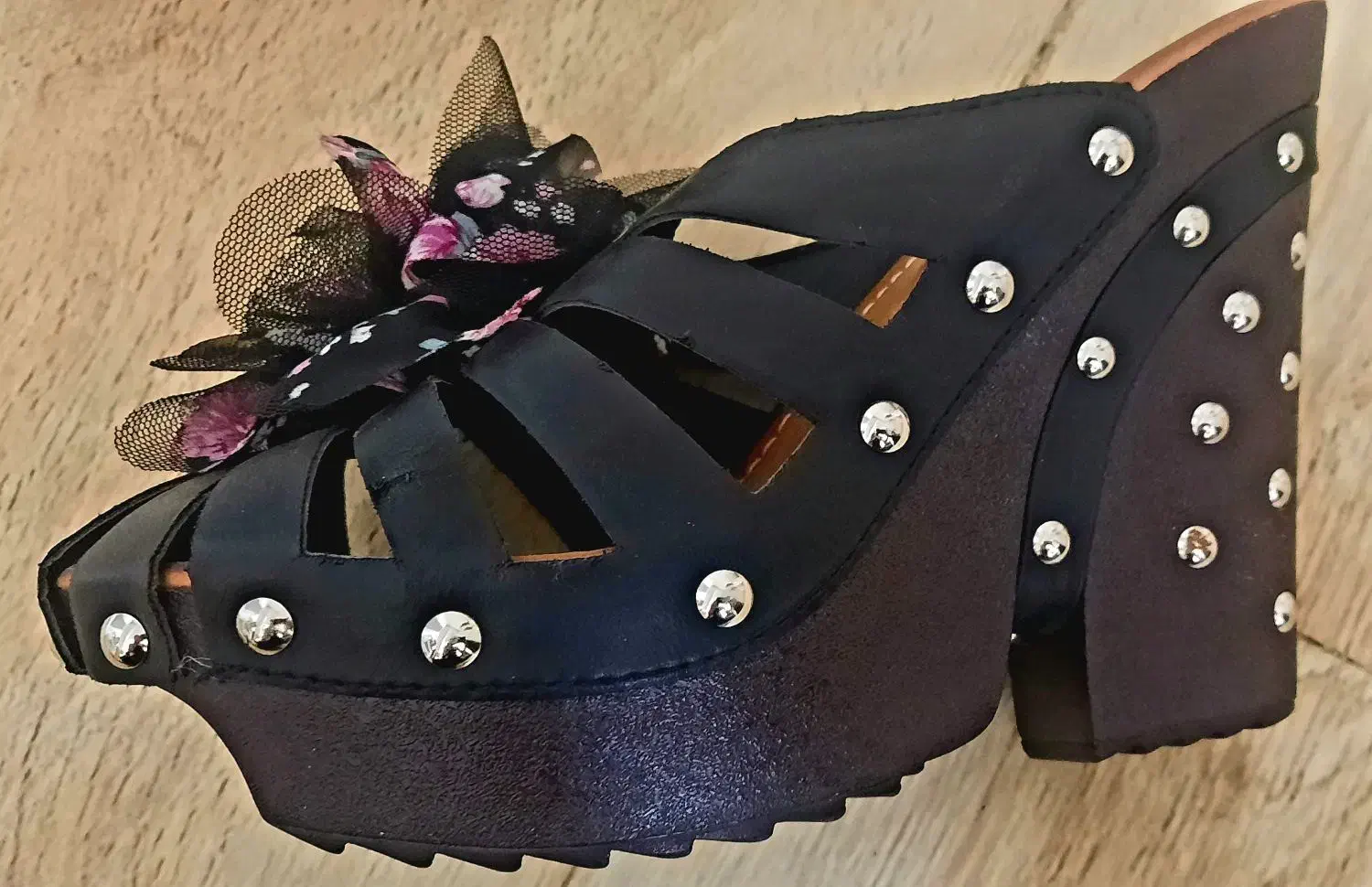 صندل روفرشی|کیف، کفش، کمربند|قم, هنرستان|دیوار