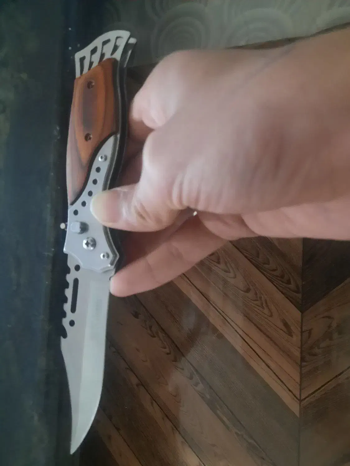 یک عدد چاقوی زامن دار|کوهنوردی و کمپینگ|تویسرکان, |دیوار