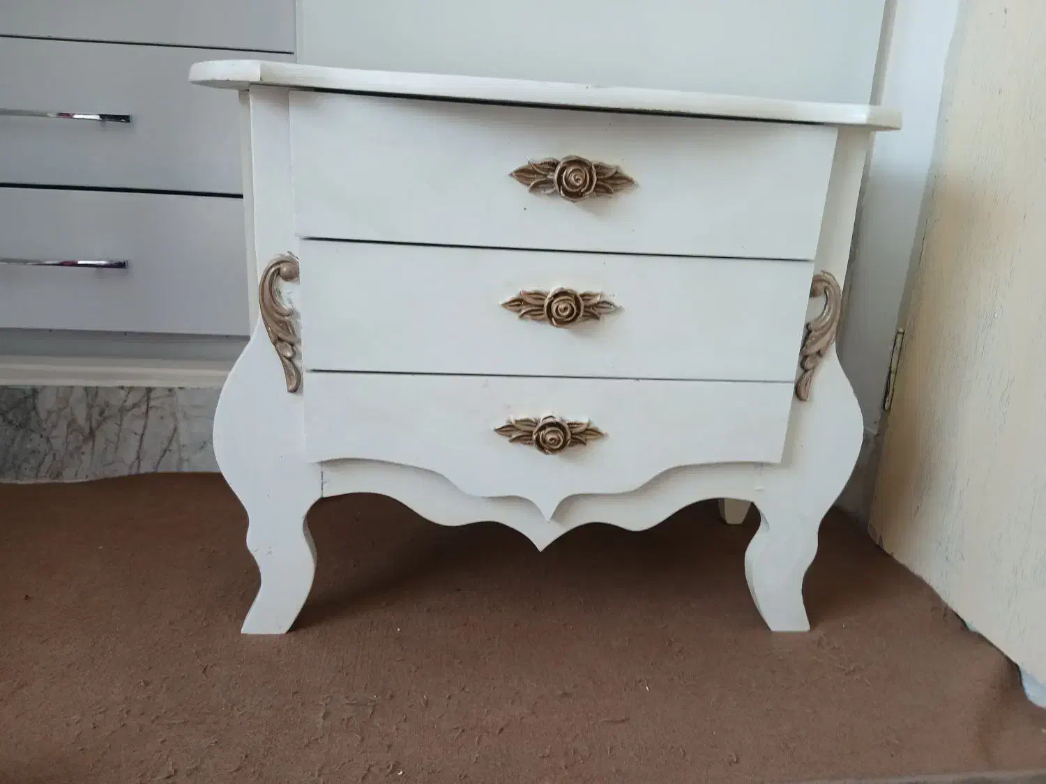 میز|جاکفشی، کمد، دراور|ابهر, |دیوار