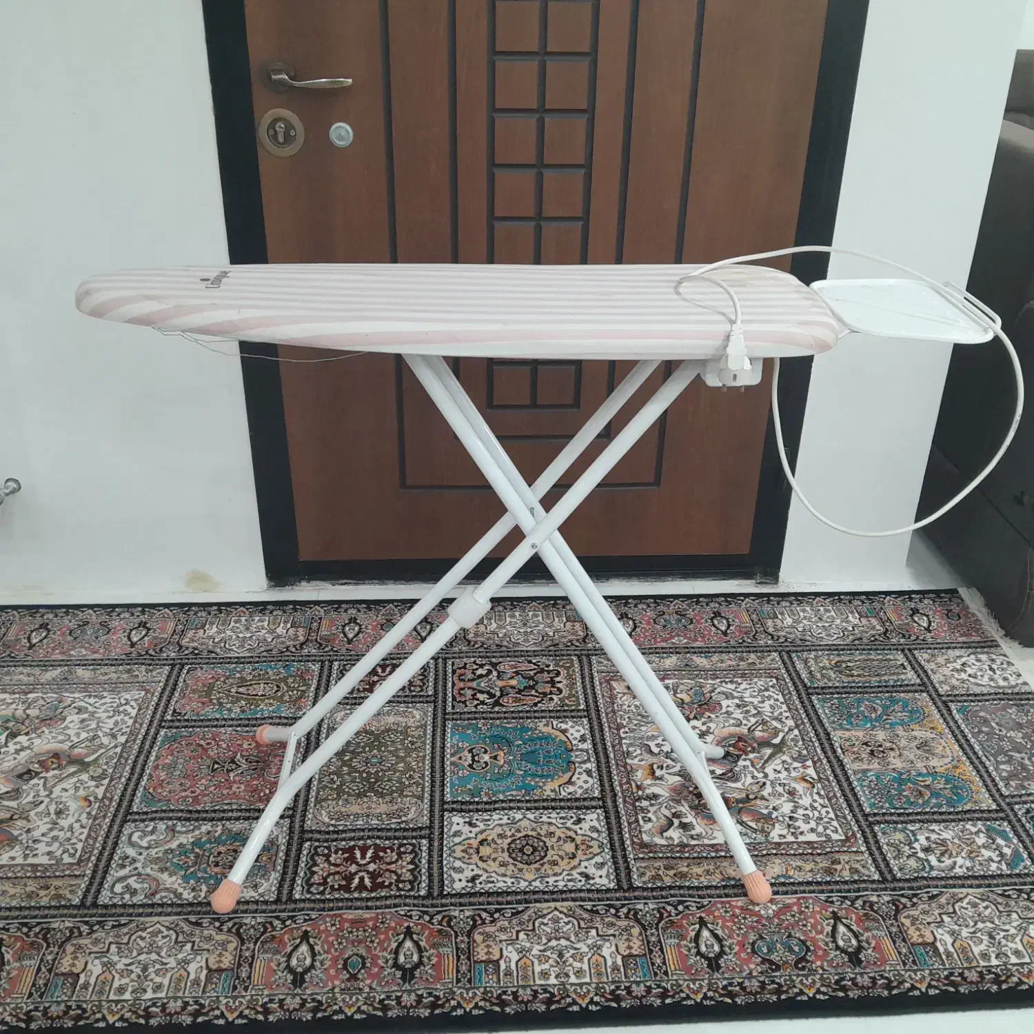 میز اتو یونیک|اتو و لوازم اتو|تربت‌حیدریه, نواب صفوی|دیوار