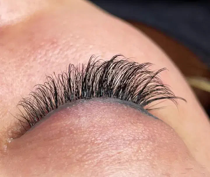 اکستشن مژه|خدمات آرایشگری و زیبایی|مشهد, زمرد|دیوار