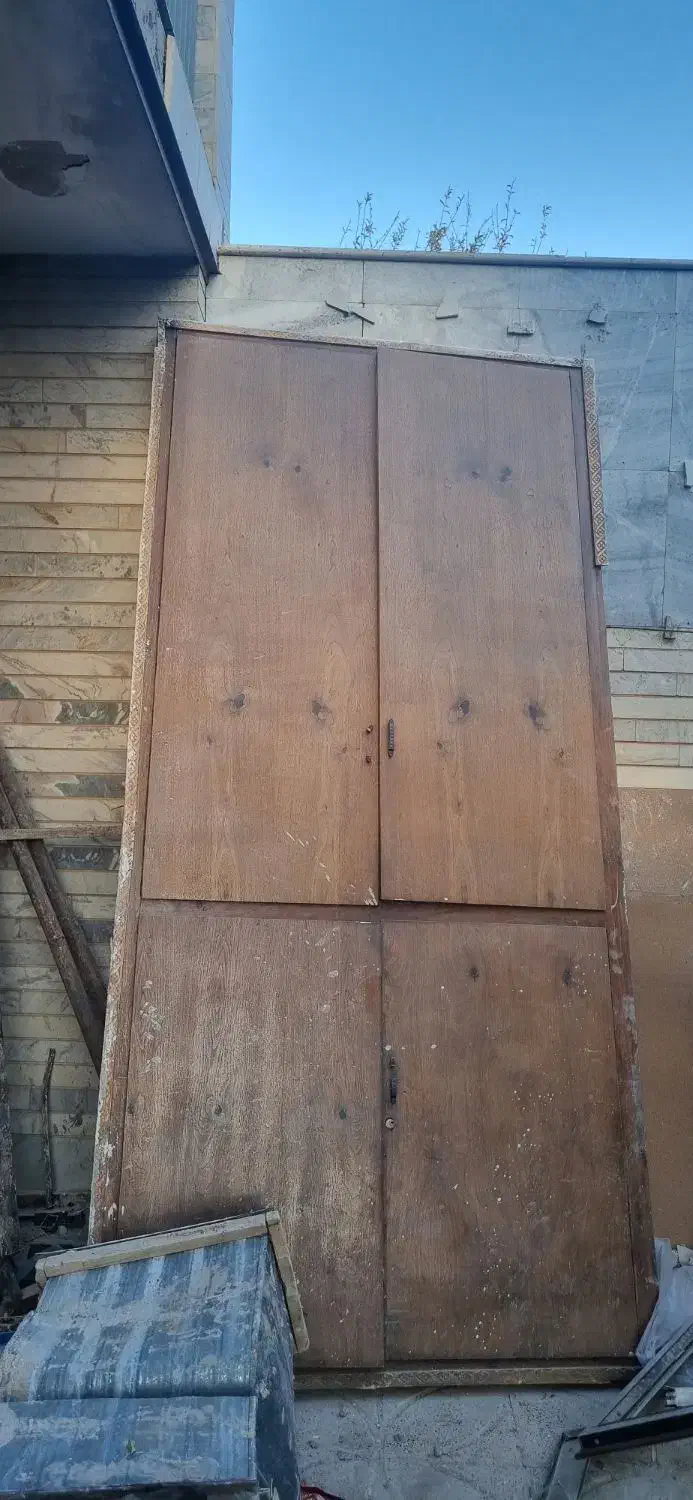 درب و چهارچوب کمد دیواری چوب گردو قدیم|جاکفشی، کمد، دراور|کرمان, |دیوار