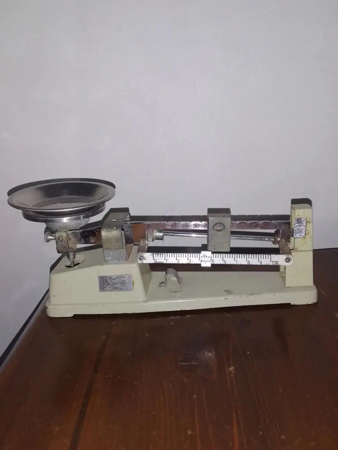 ترازو|کلکسیون اشیاء عتیقه|قوچان, |دیوار