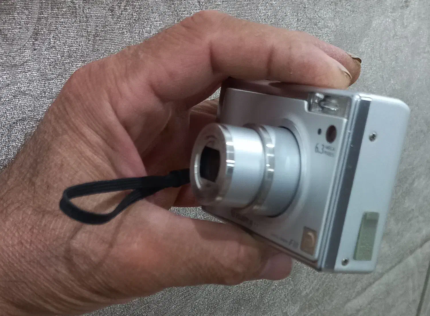 دوربین عکس برداری وفیلم برداری  فوجی (اصل ژاپن )|دوربین عکاسی و فیلم‌برداری|شیراز, مسلم|دیوار