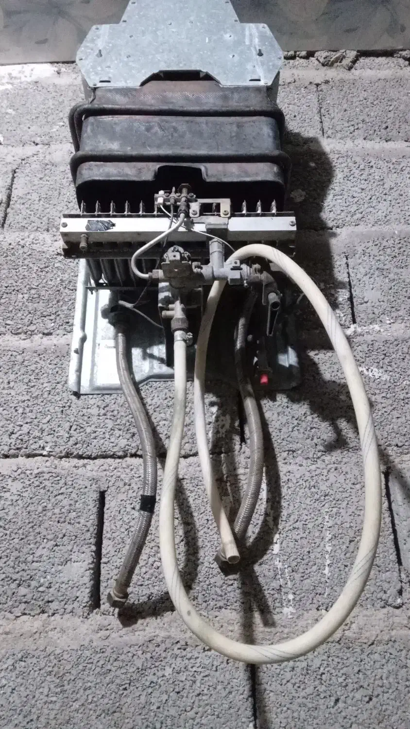 آبگرمکن بوتان|آبگرمکن، پکیج، شوفاژ|سراوان, |دیوار