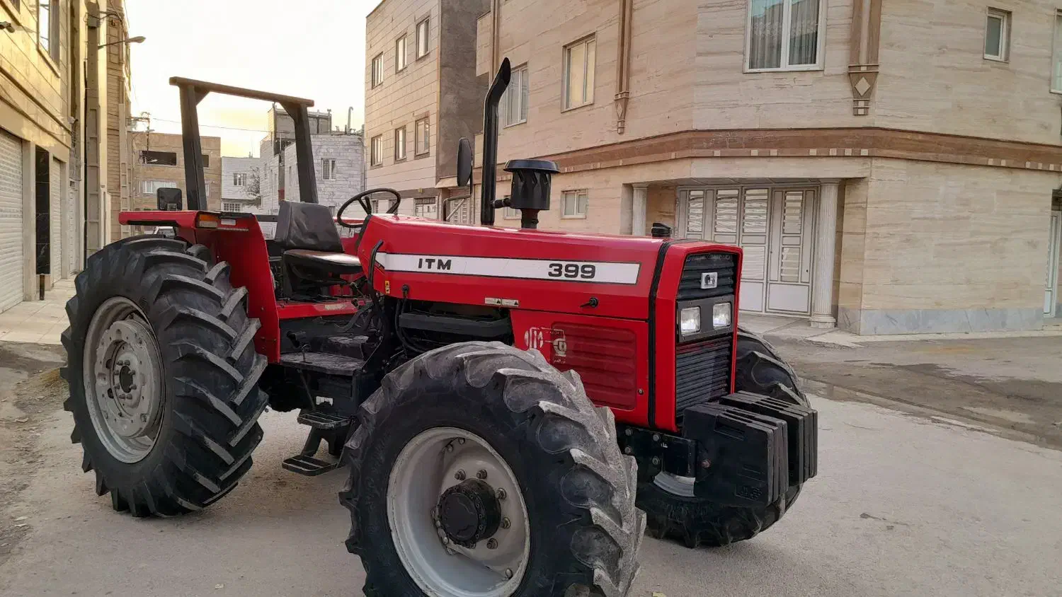 تراکتور ۳۹۹جفت درحد صفر مدل ۹۵ پمپ کوچک دلفی|خودرو سنگین|قروه, |دیوار