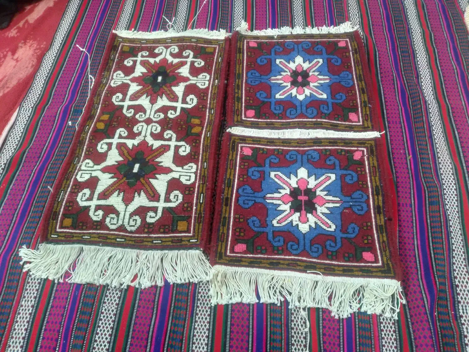 فرش یک‌متری‌.|فرش|اهر, |دیوار