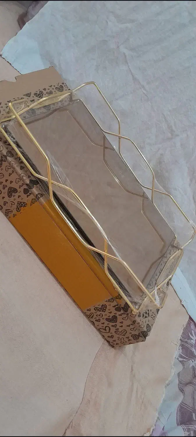 سینی آینه ای طلایی|ظروف سرو و پذیرایی|قم, شهرک امام حسن|دیوار