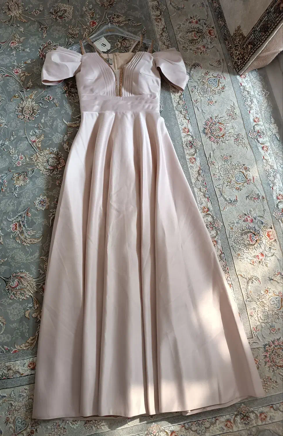 لباس مجلسی|لباس|تاکستان, |دیوار