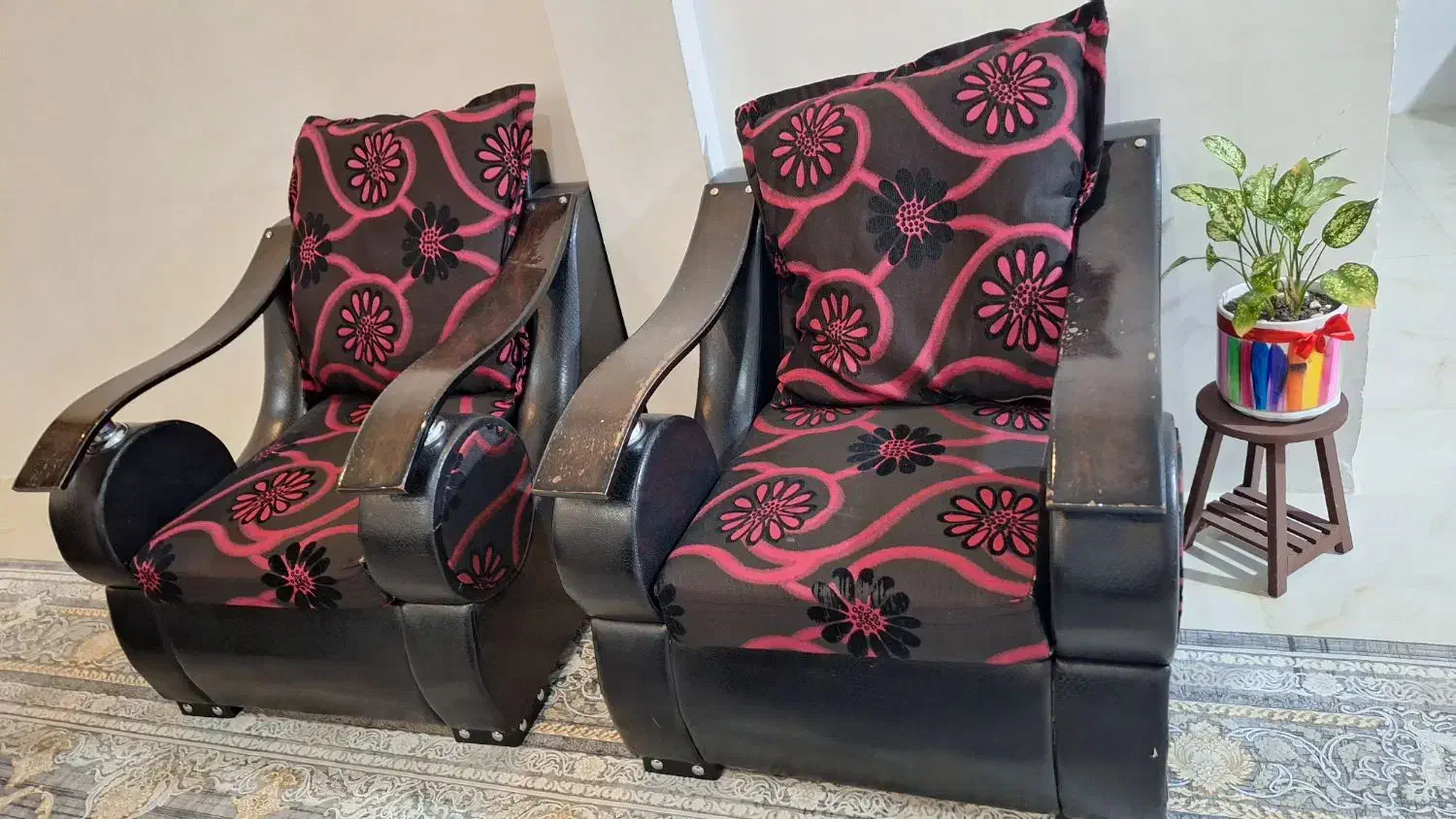 مبل هفت نفر|مبلمان خانگی و میز عسلی|هشتگرد, گلسار|دیوار