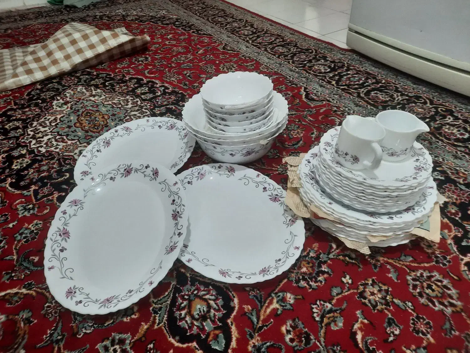 ۳دست ارکوپال اصل فرانسه وایرانی جنس خوب|ظروف سرو و پذیرایی|کرمانشاه, |دیوار