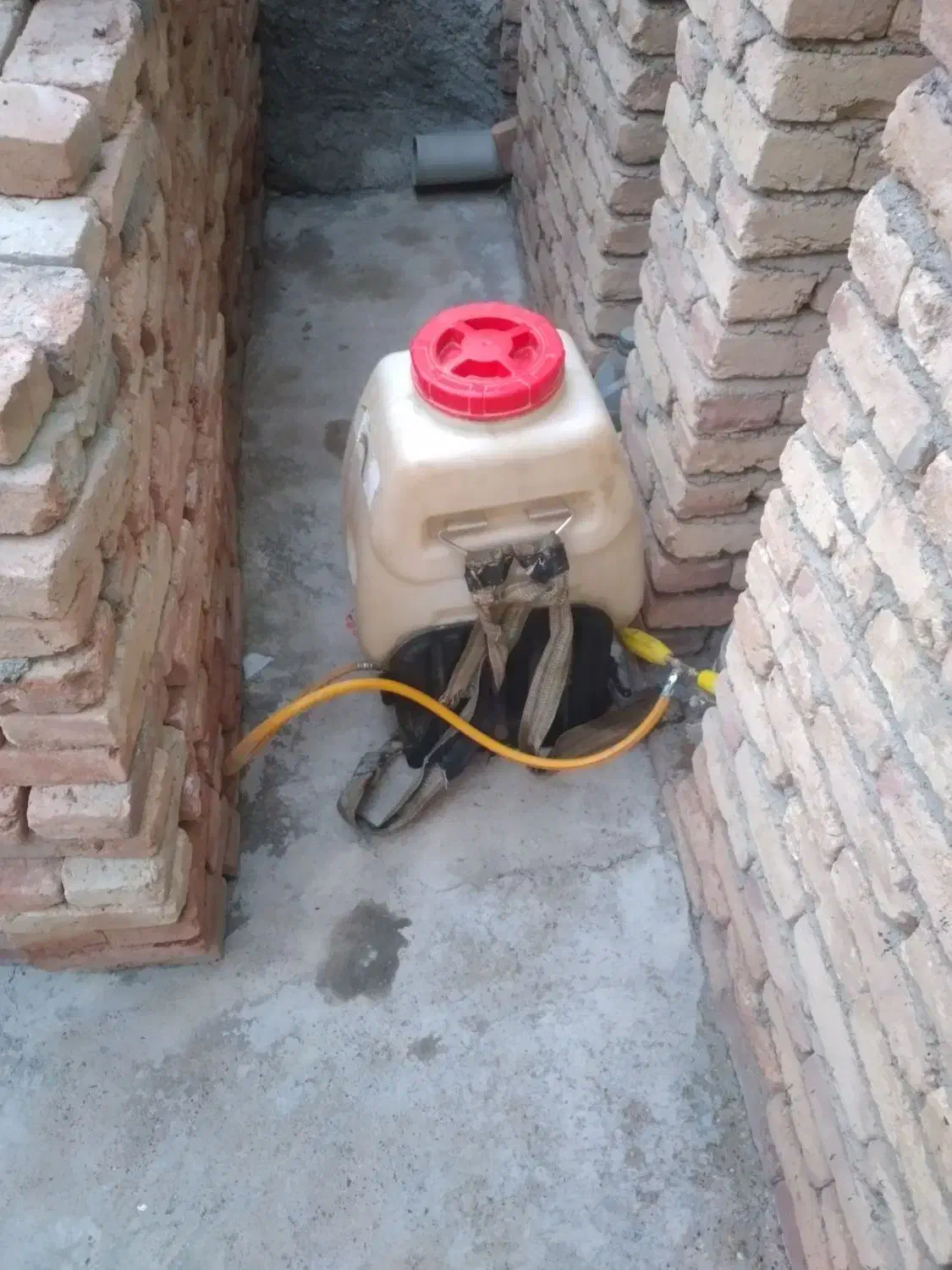 خدمات سمپاشی مزارع وباغات|خدمات باغبانی و درختکاری|پارس‌آباد, |دیوار