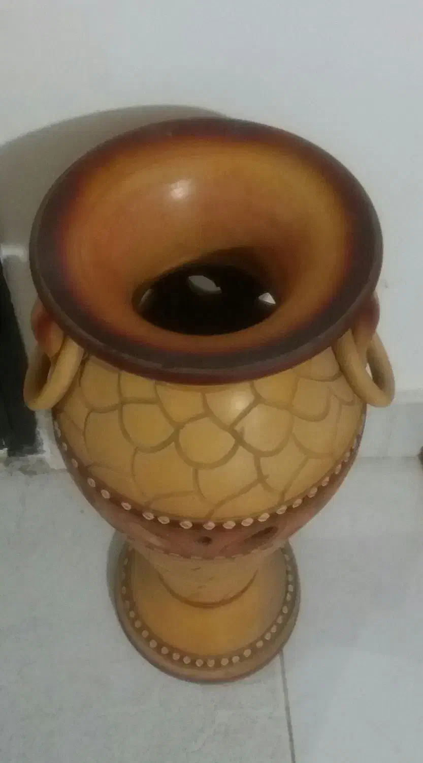 گلدان سفالی قدیمی|کلکسیون اشیاء عتیقه|قائم‌شهر, |دیوار