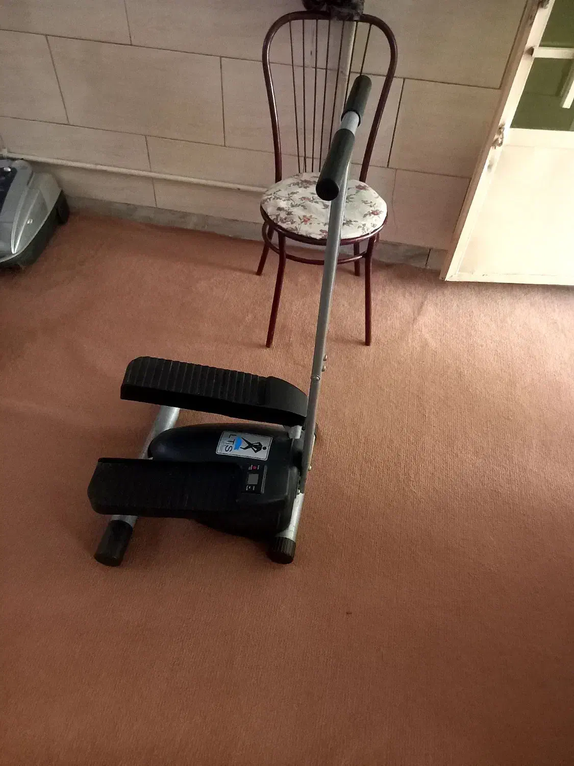 اسکی فضایی درحد نو کاملا سالم وسایل ورزشی|تجهیزات ورزشی|کرج, حصارک پایین|دیوار