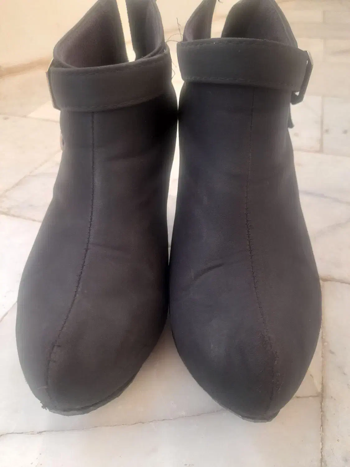 بوت زنانه|کیف، کفش، کمربند|نیشابور, بیمارستان عطار نیشابوری|دیوار