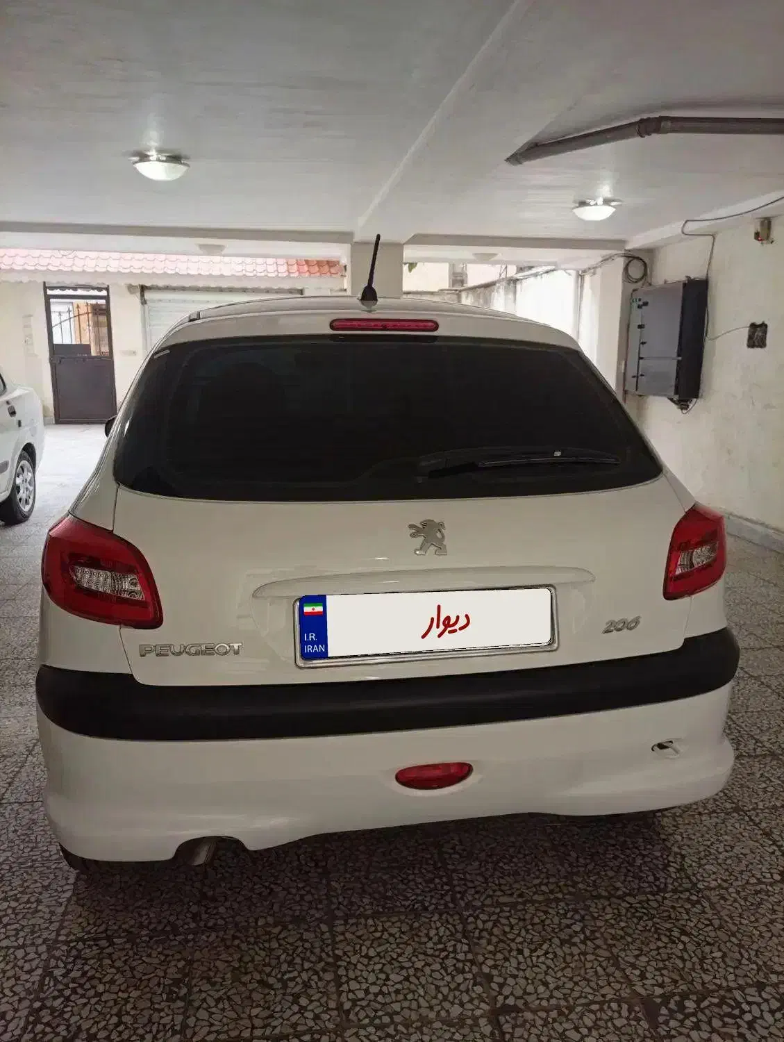 206پانوراما|خودرو سواری و وانت|رشت, باهنر|دیوار