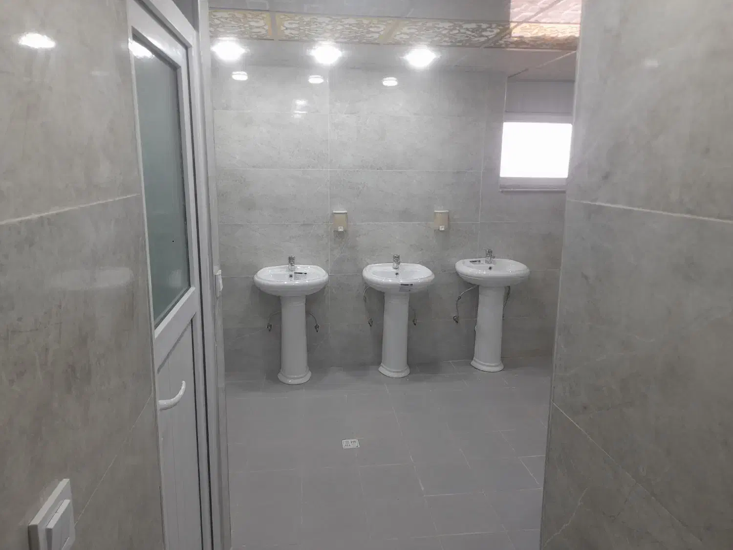 پیمانکاری بنایی کاشیکاری و تخریب و کف سازی|خدمات پیشه و مهارت|تبریز, |دیوار