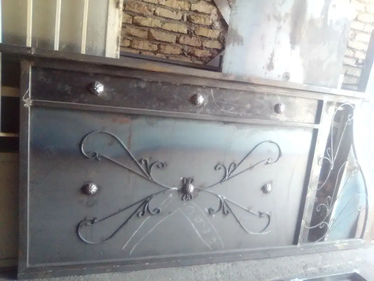 جوشکاری و درب و پنجره سازی فرهمند|خدمات پیشه و مهارت|مشهد, کلاکوب|دیوار