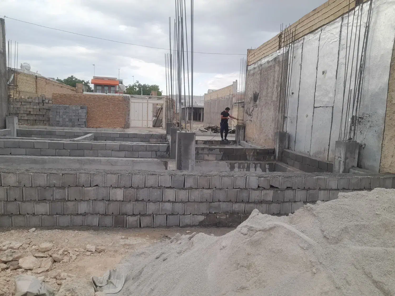 فروش زمین اسکلت زده شده در نقنه خیابان امام خمینی|فروش زمین و ملک کلنگی|بروجن, |دیوار