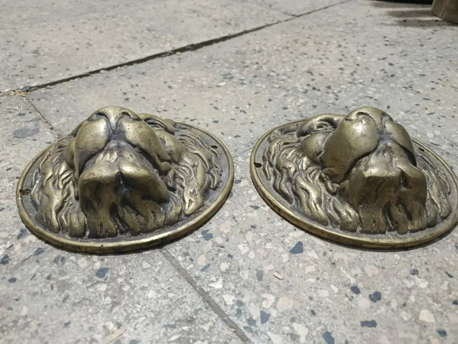 سر در برنجی برجسته قدیمی|کلکسیون اشیاء عتیقه|خرمدره, |دیوار