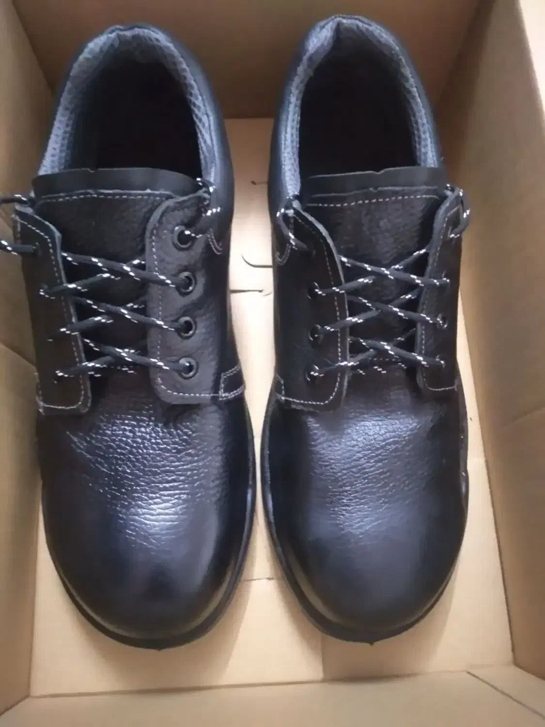 کفش ایمنی کلار سایز43و42|کیف، کفش، کمربند|قم, علی آباد سعدگان|دیوار