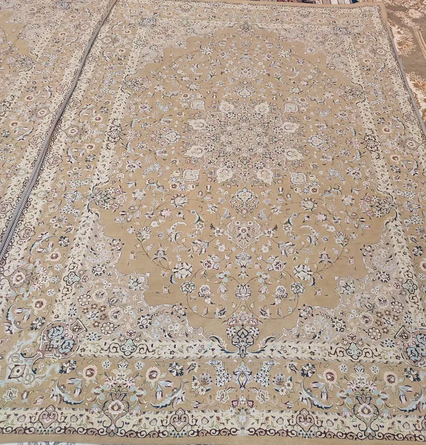 روفرشی|روفرشی|قم, انسجام|دیوار