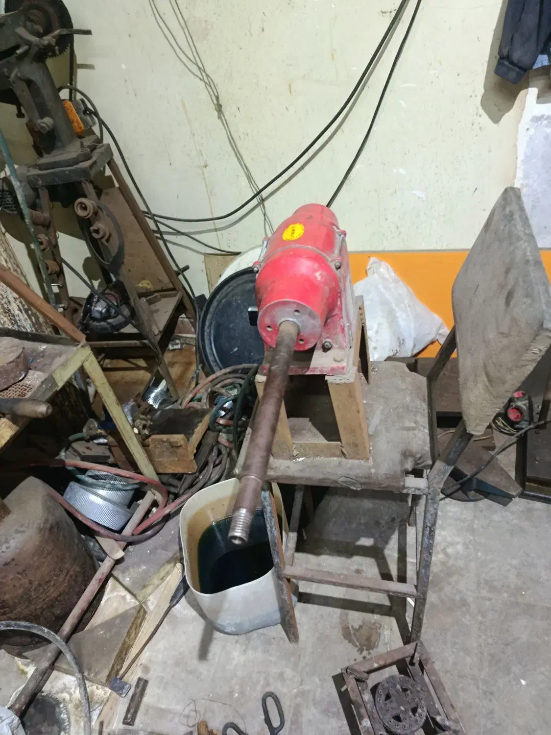 کارگاه خم کاری|ابزارآلات|تبریز, |دیوار