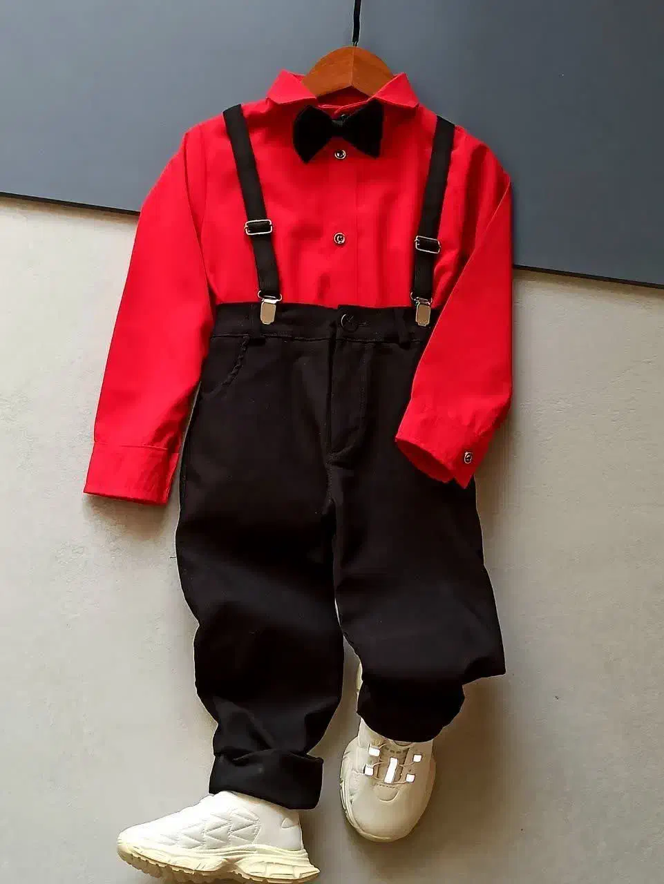 طوری که لباس یلدایی ما دلبری میکنن|کفش و لباس بچه|نجفآباد, صالح آباد|دیوار