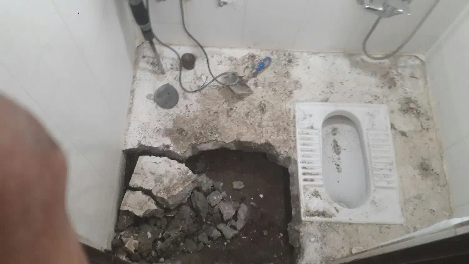 کاشیکاریلولهکشینصبشیرآلات بازسازیکامل|خدمات پیشه و مهارت|هشتگرد, فاز ۷ مهستان|دیوار