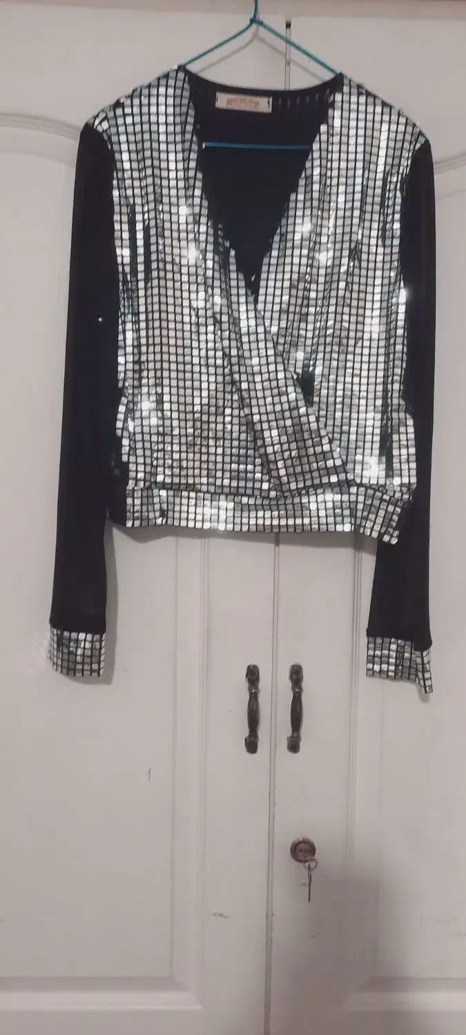 لباس مجلسی|لباس|اندیشه, اندیشه فاز ۱|دیوار