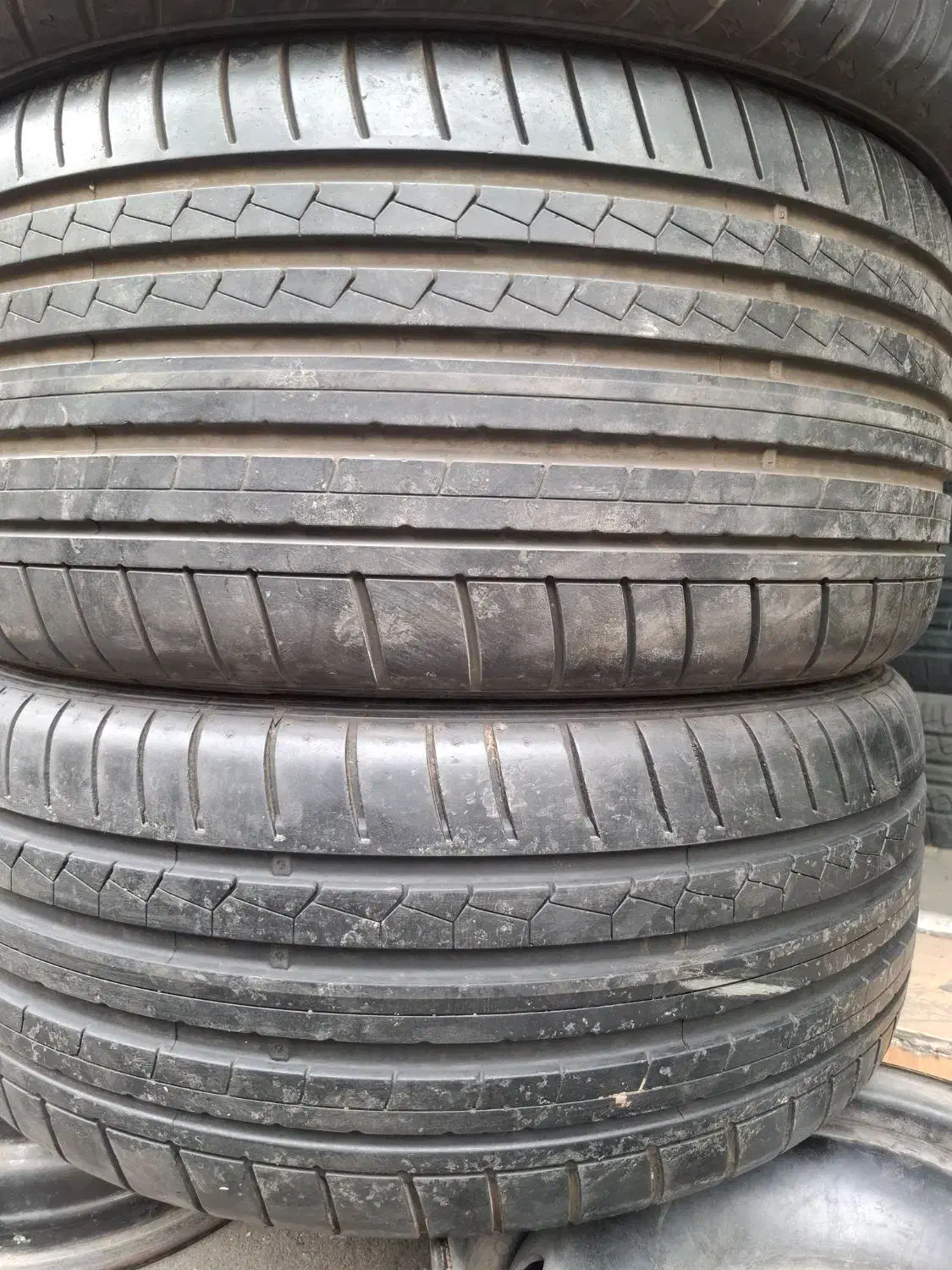 لاستیک دانلوپ بی ام و رانفلد ۲۴۵/۴۰/۱۹|قطعات یدکی و لوازم جانبی|تهران, هفت چنار|دیوار