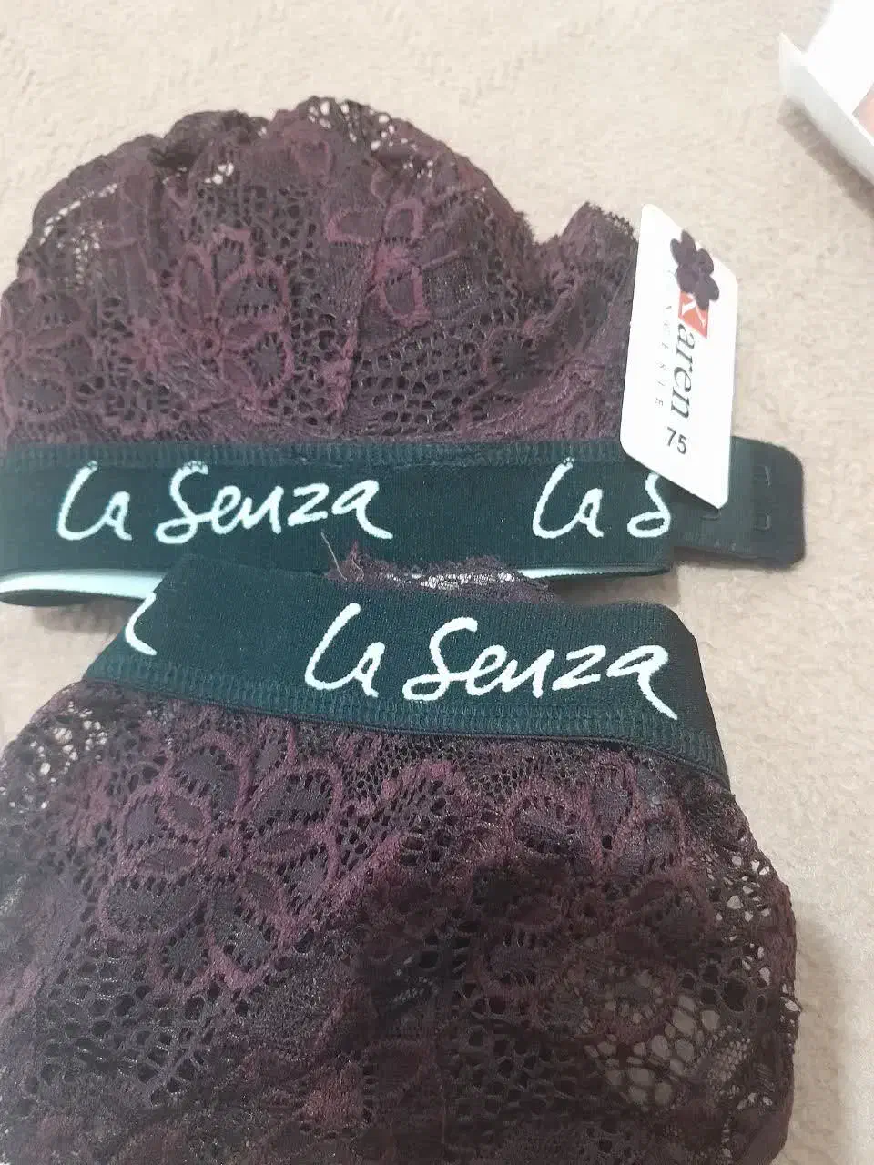 لبهس زیر|لباس|بزینه رود, |دیوار