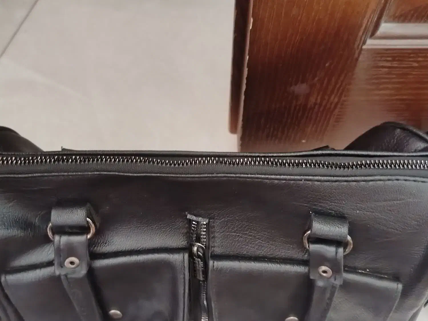 کیف|کیف، کفش، کمربند|نهاوند, |دیوار