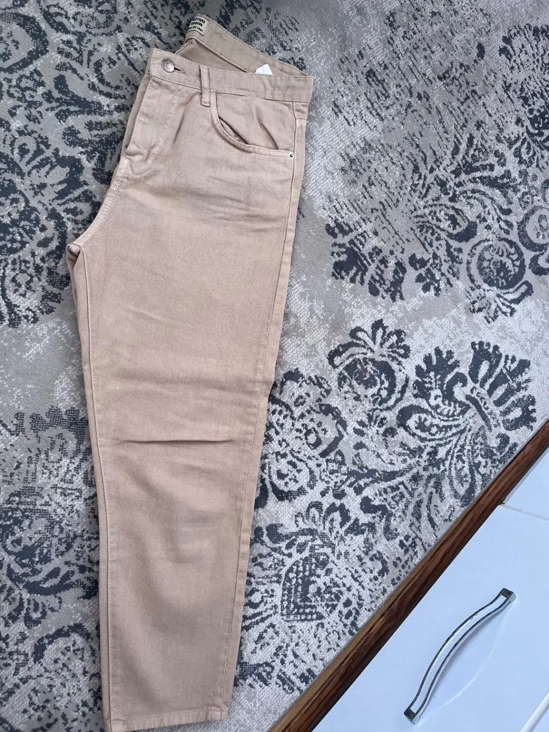 تعدادی  لباس|لباس|بجنورد, |دیوار