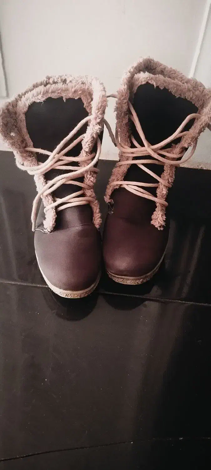 نیم بوت پارچگی|کیف، کفش، کمربند|تربت جام, جامی|دیوار